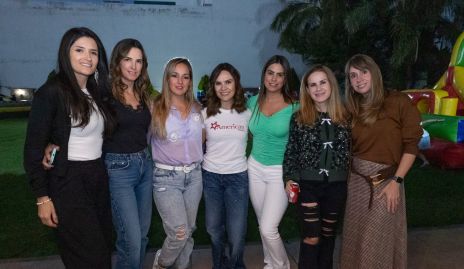  Ale Cano, Eunice Camacho, María Torres, Ale Díaz de León, Bárbara Berrones, Michelle Baeza y Leyre Hurtado.