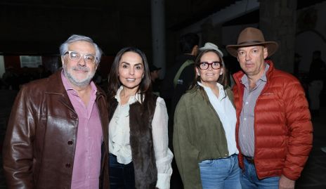  Félix Modroño, Marianela Villanueva, Gabriela Villanueva y Carlos González.