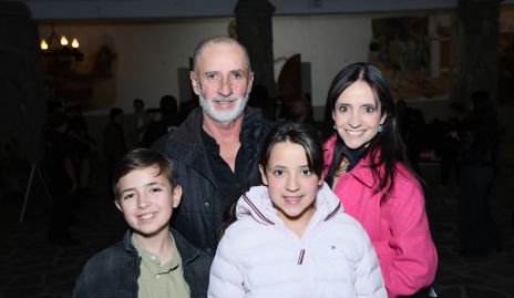  Claudio Valle, Ricardo Villalba, Valentina Valle y Maritza Villalba.
