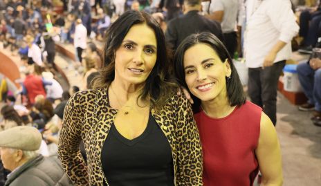  Claudia Artolózaga y Anilú Enríquez.