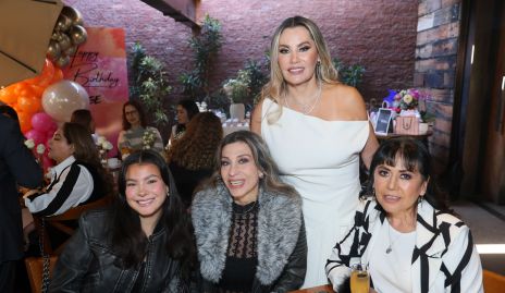  Karime del Ángel, Nora Izar, Argentina Doval e Irma Navarro.