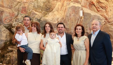  Guillermo Acosta, José María Hernández, Sandra Michel,  Diego Hernández, Liliana Acosta, Alonso Hernández, Lorena Goudet y Carlos Hernández.