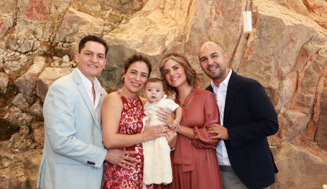  Alonso Hernández con sus padrinos Christian Rivera, Paula Galván, Valeria Sillar y Rubén Leal.