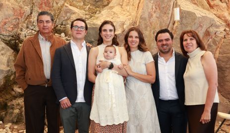  Guillermo Acosta, Rodrigo Maza, Sandra Acosta, Liliana Acosta, Diego Hernández, Sandra Michel y Alonso Hernández.