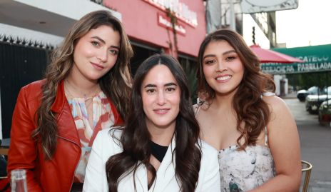  Danieal Curiel, Melissa González y Vivian León.