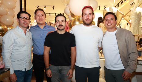  Mau Zollino, Daniel Zavala, Mau Mahbub, Andrés Aguirre y Esteban Mead.