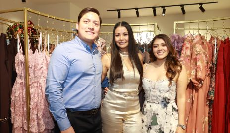  Daniel Zavala, Norma Silva y Vivian León.