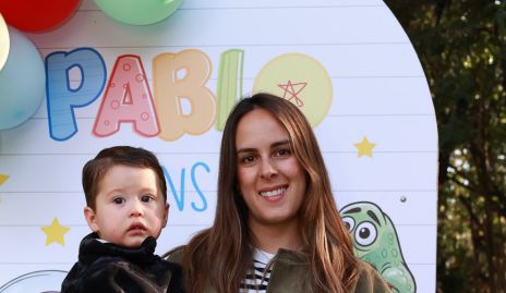  Clau Antunes con sus hijos Carlo y Luca.