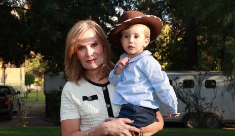  María Amelia Vargas con su nieto Pablo Torres.