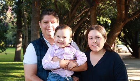  José Luis Martínez, José Luis Martínez y Priscila Gordoa.