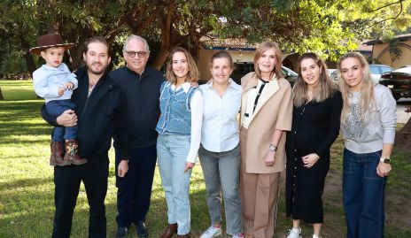  Pablo Torres, Pablo Torres, Miguel Torres Corzo, Lucía Martín Alba, Sofía Torres, María Amelia Vargas, Mónica Torres y Mónica Torres.