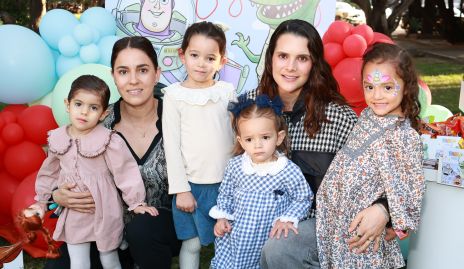  Amaya Labastida, Andrea Espinosa, Jessica Martín Alba, Alessa y Luisa Meade y Ana Pau Martín del Campo .
