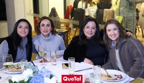  Nuria Lozano, Elisa Salinas, Susana Lozano y María José Hernández.