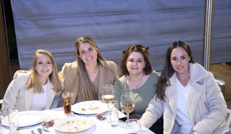  Alejandra Álvarez, Paulet Lozano, Margaret Lozano y María Paula Hernández.