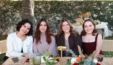  Natalia Hampshire, María José Chávez, Larisa Gazcón y Sabrina Oropeza.
