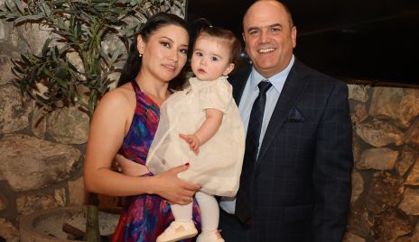  Roxana Camacho y Edgar Eichelmann con su hija Camila.