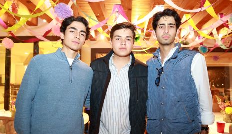  Mateo Moyano, Pepe Barrón y Rodrigo Medlich.