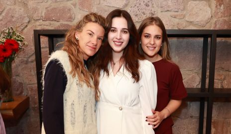  Benilde Hernández, Renata Castillo y Paulina Castillo.
