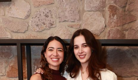  Paula Ochoa y Renata Castillo.