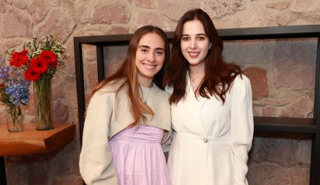  Ana Isabel Revuelta y Renata Castillo.