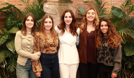  Isabel Pérez, Paulina Estrada, Renata Castillo, Ana Gaby Motilla y Alejandra Martínez.