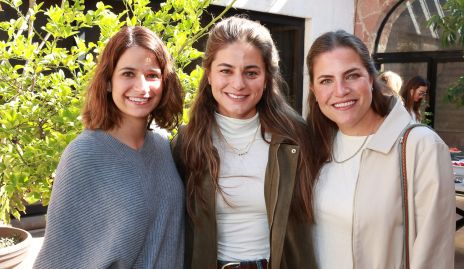  Mónica Medlich, Verónica Romero y Danitza Lozano.