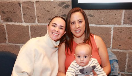  Jessica Gallegos y Carolina Hernández.