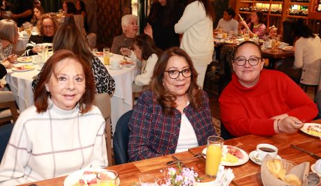  Cecilia Rodríguez, Martha Rodríguez y Claudia Hernández.