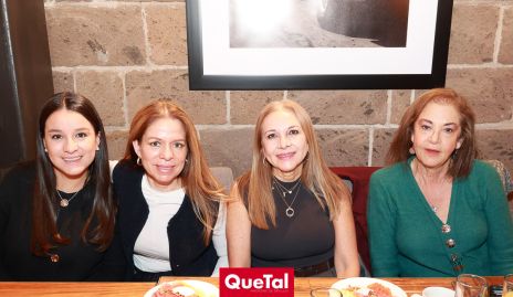  Ana Paula Sepúlveda, Claudia Velázquez, Alejandra Velázquez y Yolanda Velázquez.