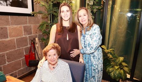  Mercedes Díaz, Maru Velázquez y Carmen Velázquez.