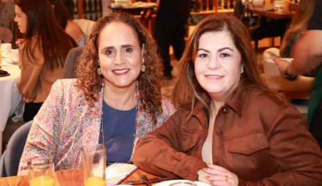  Alejandra Treviño y Begoña Cuanda.