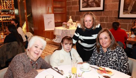  Tere Portales, Socorro Domínguez, Clara Luz Portales y Rosa Martha Portales.
