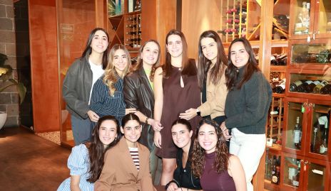  Mercedes Díaz con sus amigas.