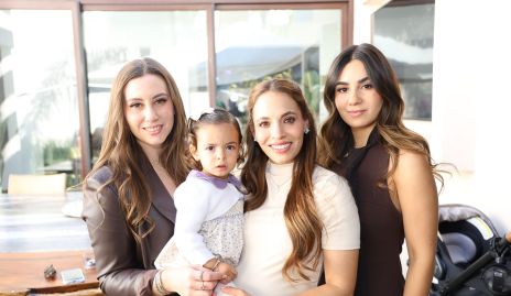  Patty De Antuñano, Francesca Delgado, Fernanda Paredes y Mayteé De Antuñano.