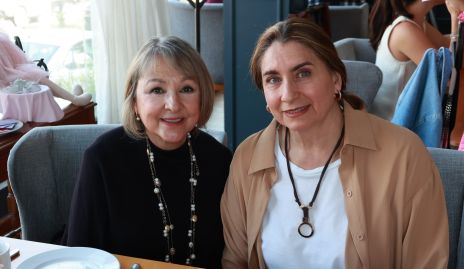  Alejandra Canales y Claudia Guillén.