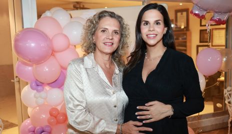  Marcela Pozo con su hija Marcela Schekaiban.