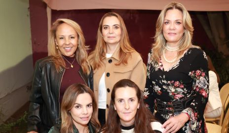  Alma Durón, Fernanda Lozano, Anuschka Meade, Arlette Robles y Paola Meade.