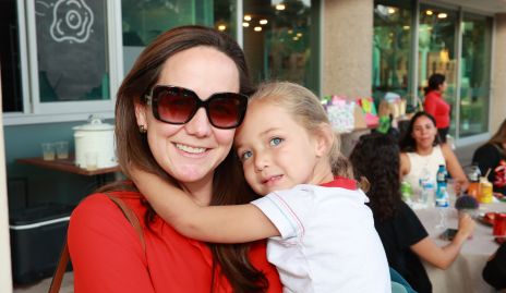  Mikaela Muñoz y Eli Martínez.