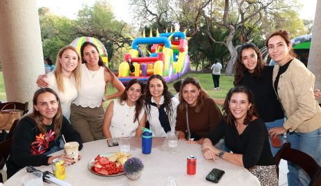  Carla Puente y sus amigas.