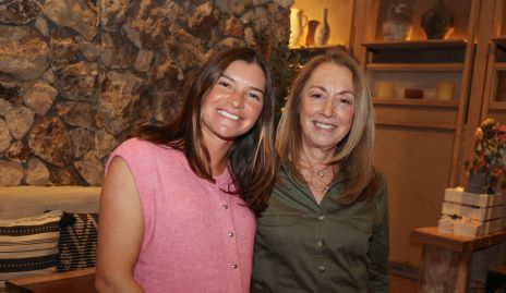  Marcela Zacarías con su suegra Guillermina de Zarzosa.