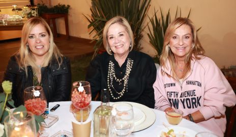  María Esther Guerra, Ana Lu Medina y Lorenza Gutiérrez.