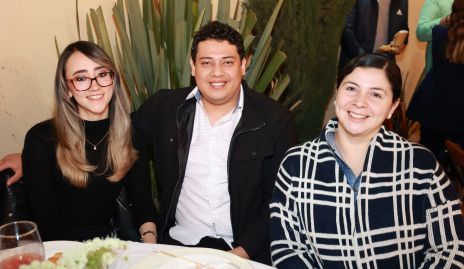   Daniela Frías, Yahir Silva y Melody Zárate.