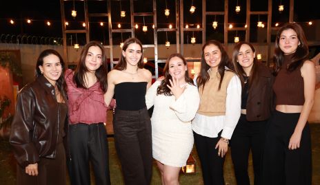  Sandra Villalobos, Karen Villanueva, Irene Abud, Andrea Barbosa, Pamela González, Cecila Barba y Elisa Pérez.