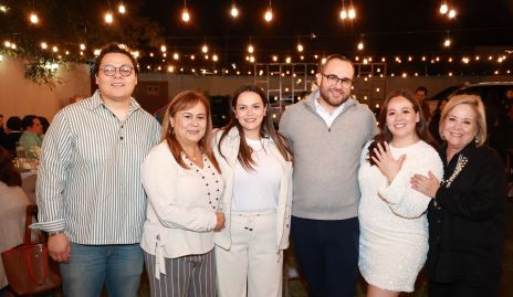  Sebastián Medina, Geraldina Alvarado, Pablo Acosta, Andrea Barbosa y Ana Lu Medina.