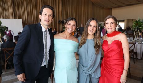  Mauricio Dibildox, Marcela Zacarías, Claudia Antunes y Marcela Valle.