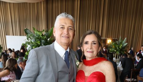  Ramón Zacarías y Marcela Valle papás de la novia.