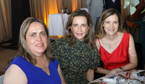  Martha Huerta, Lucía Martínez y Marisa Valle.