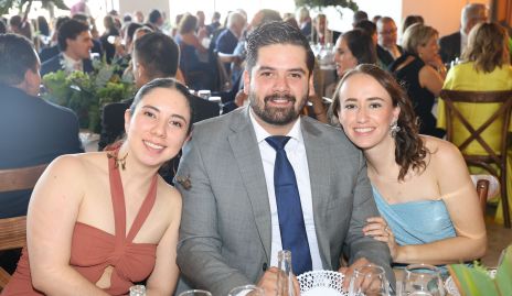  Mónica de Alba, Luis Dávalos y Valeria Santillán.