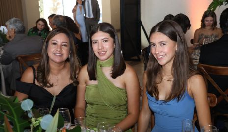  Juliette Andrade, Montse Vega y Marian Vega.