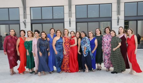  Marcela Valle con sus amigas de toda la vida.